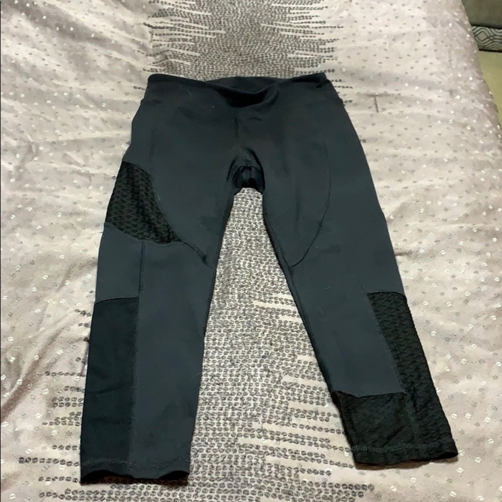 NWOT Lukka Lux mesh detail Capris M
